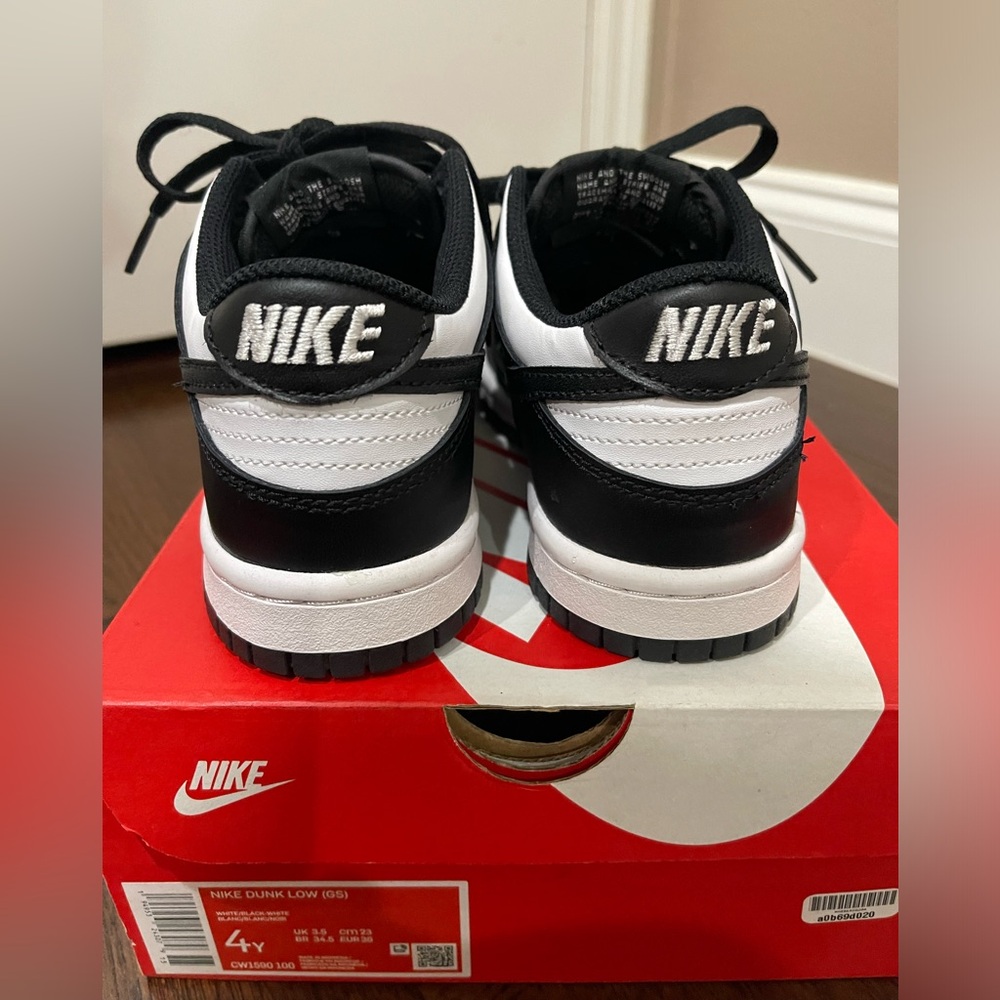 Nike Dunks Panda - image 6